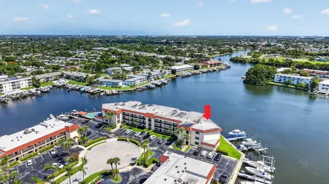 313 Lake Circle North Palm Beach FL 33408
