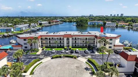 313 Lake Circle North Palm Beach FL 33408