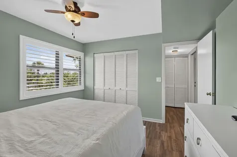 313 Lake Circle North Palm Beach FL 33408