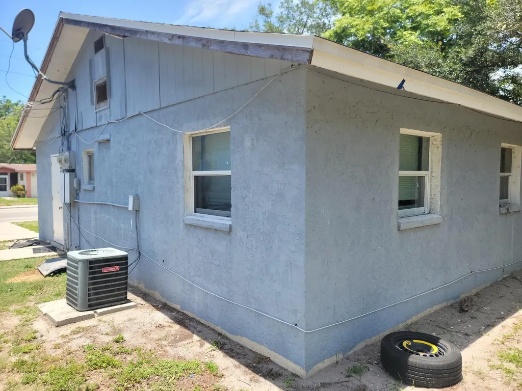 2130 N Orange Avenue Sarasota FL 34234