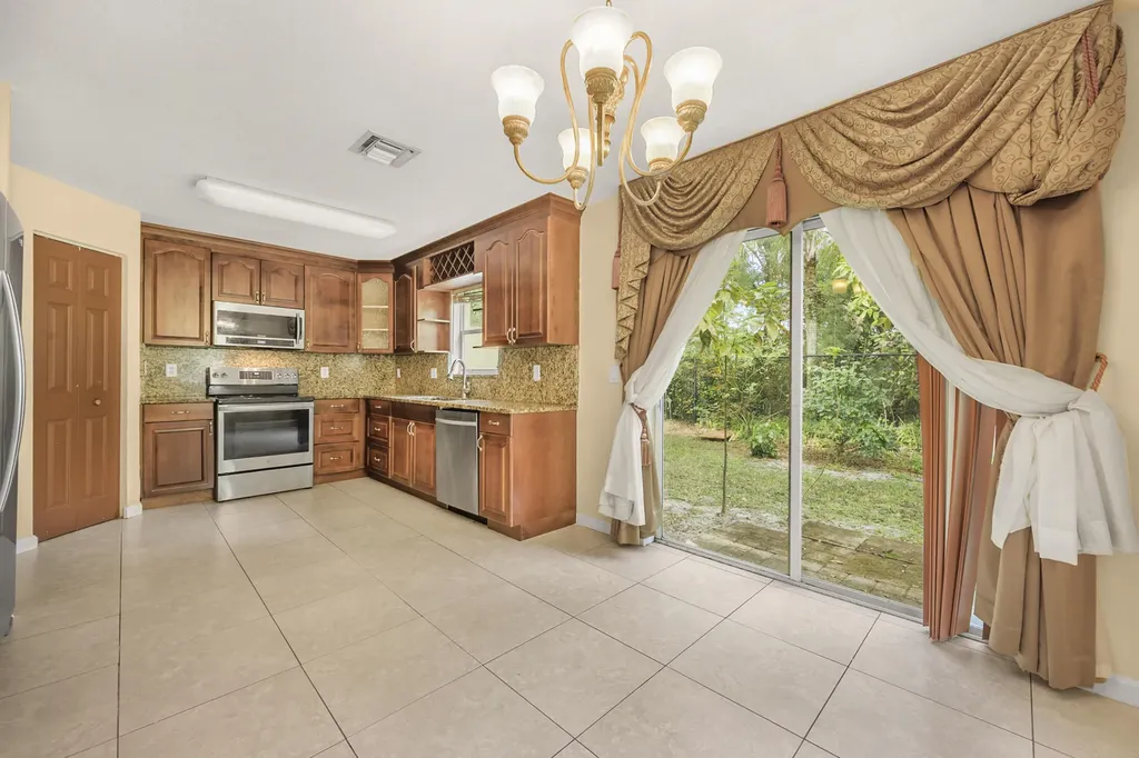 929 Imperial Lake Road West Palm Beach FL 33413