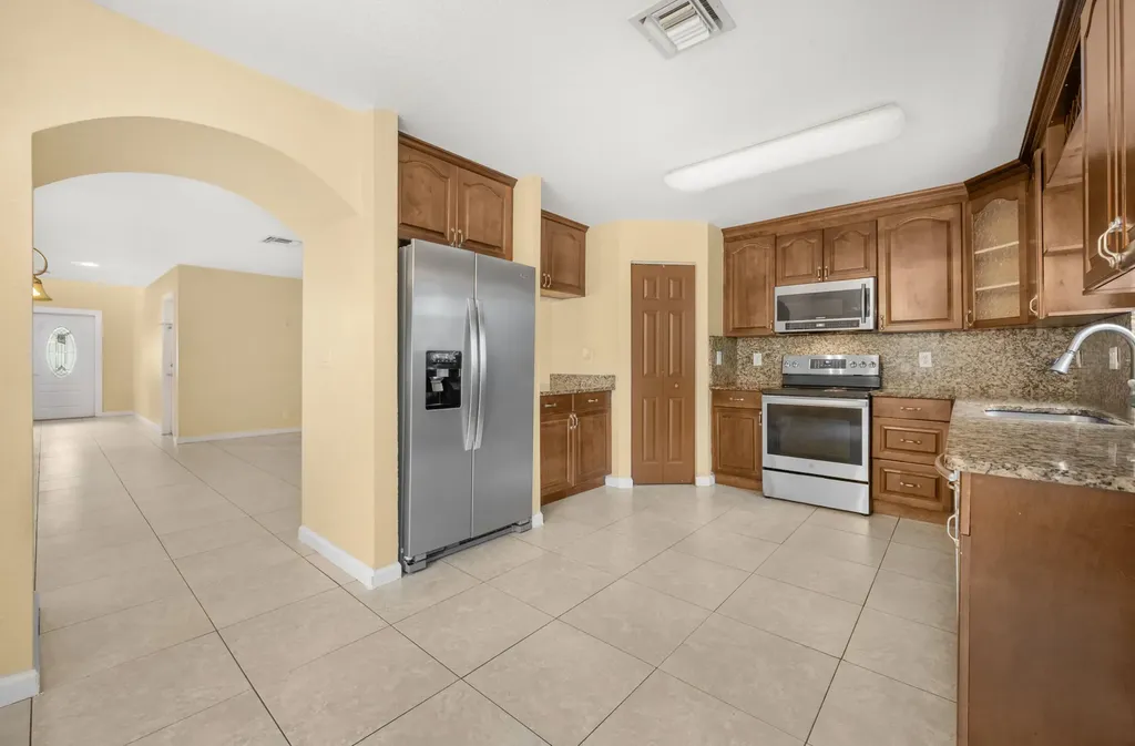 929 Imperial Lake Road West Palm Beach FL 33413