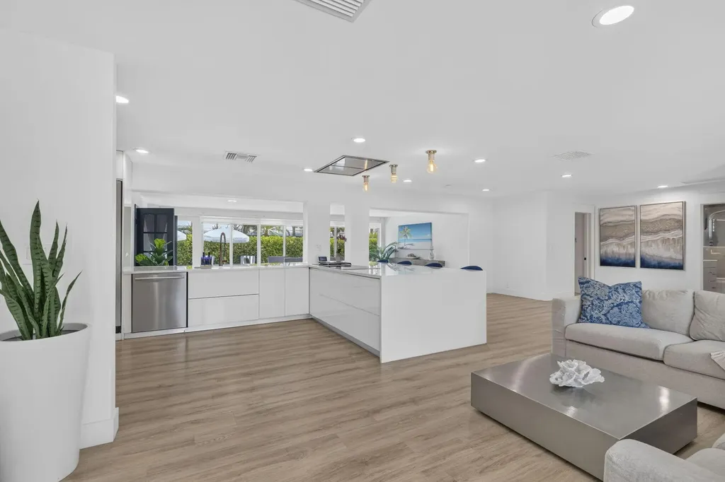 2917 NE 35th Court Lighthouse Point FL 33064