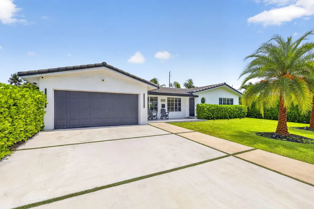 2917 NE 35th Court Lighthouse Point FL 33064