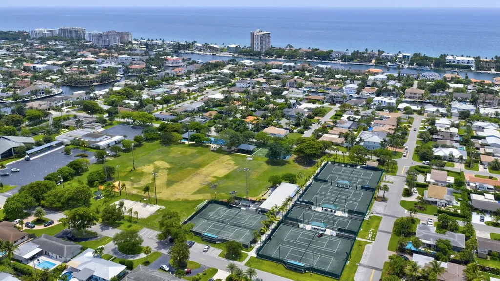 2917 NE 35th Court Lighthouse Point FL 33064
