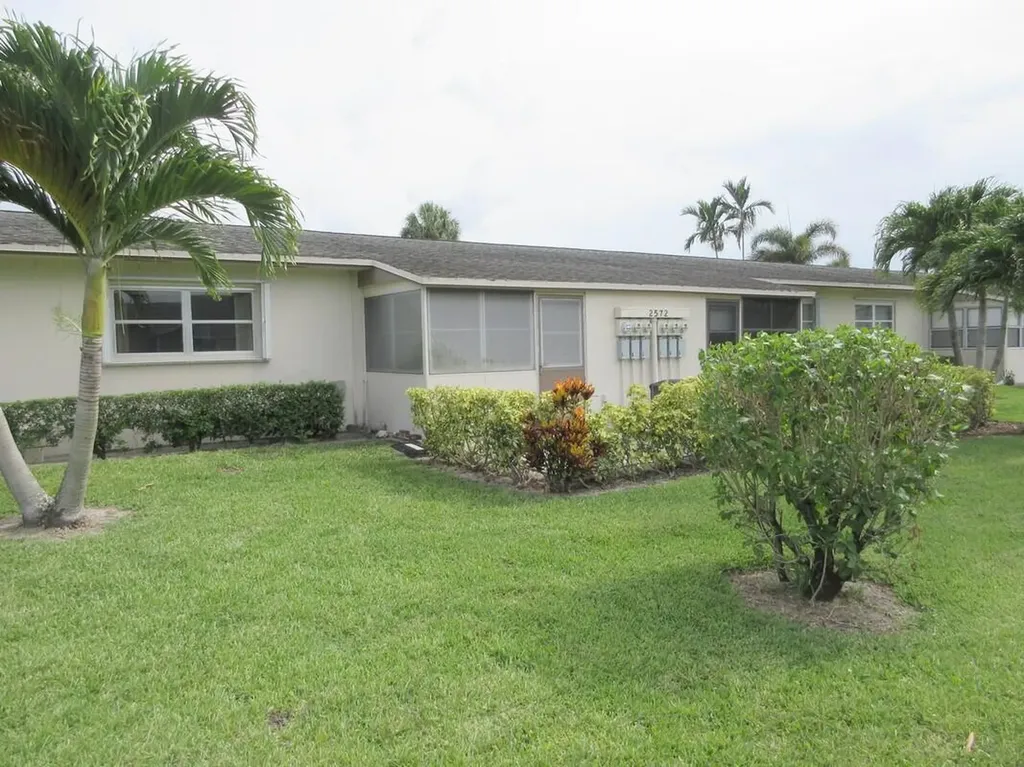 2572 Emory Drive E West Palm Beach FL 33415