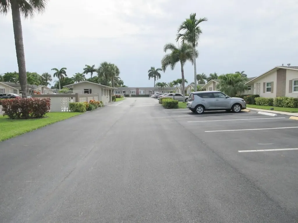 2572 Emory Drive E West Palm Beach FL 33415