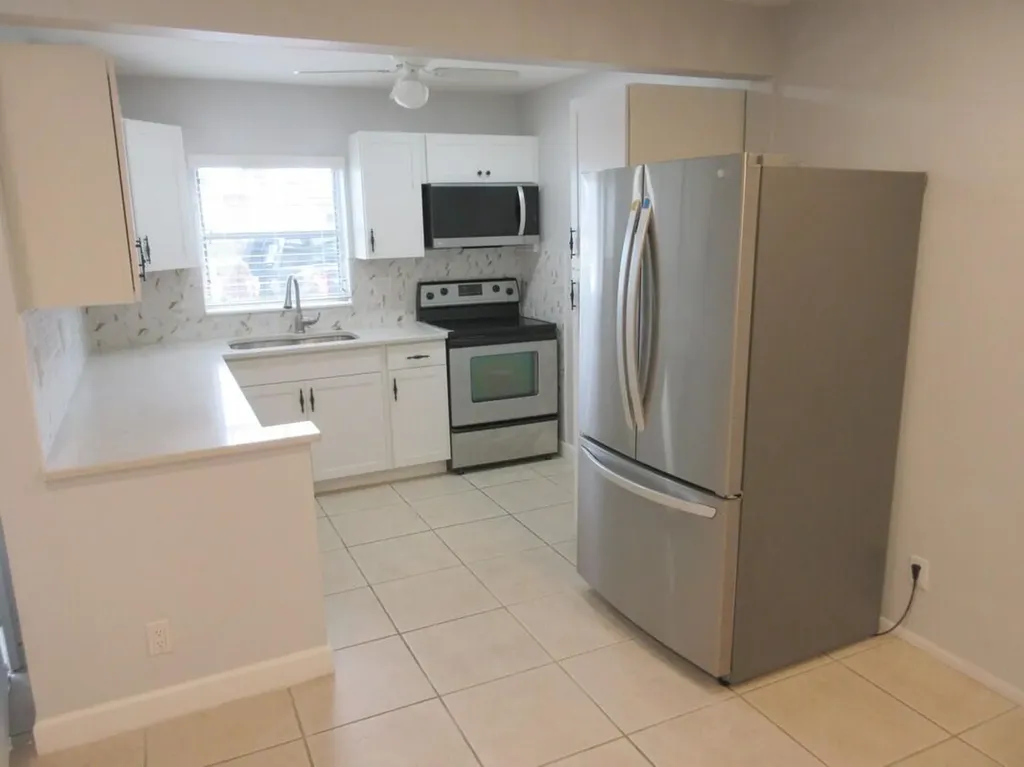 2572 Emory Drive E West Palm Beach FL 33415