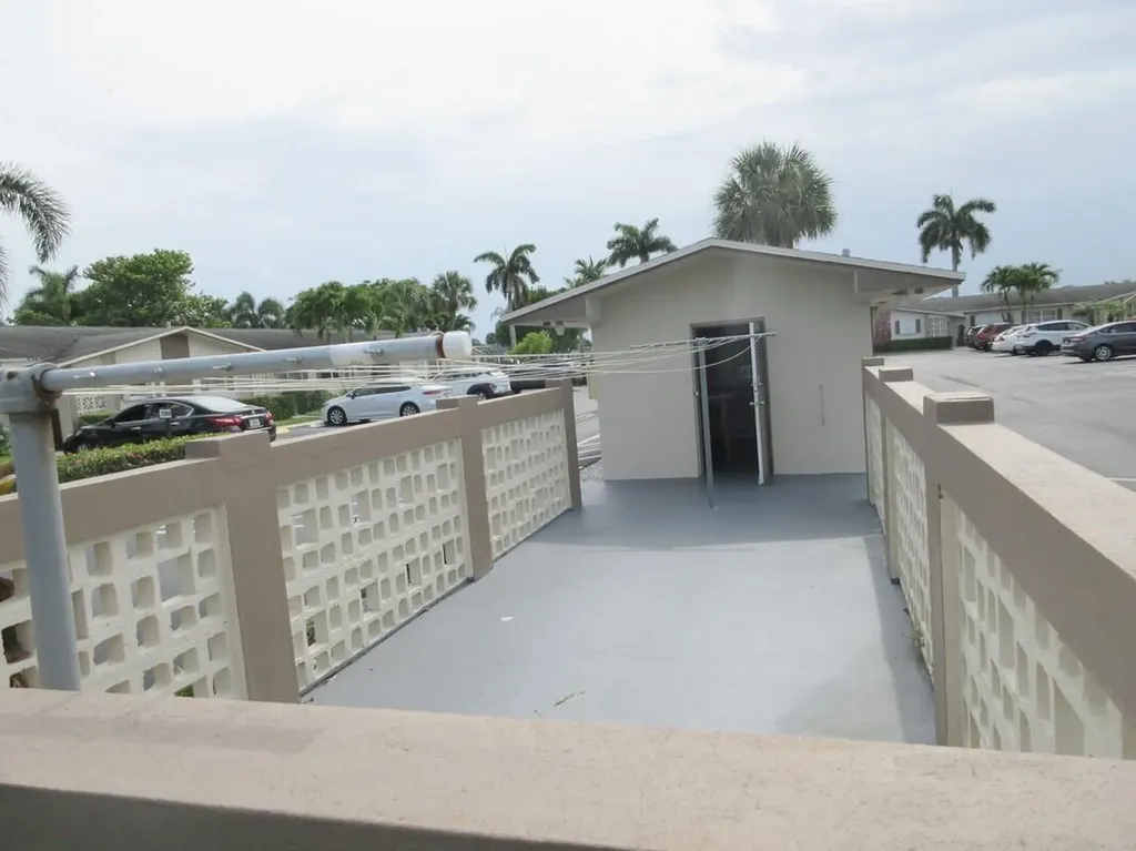 2572 Emory Drive E West Palm Beach FL 33415