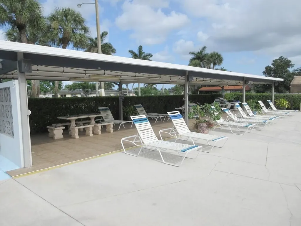 2572 Emory Drive E West Palm Beach FL 33415