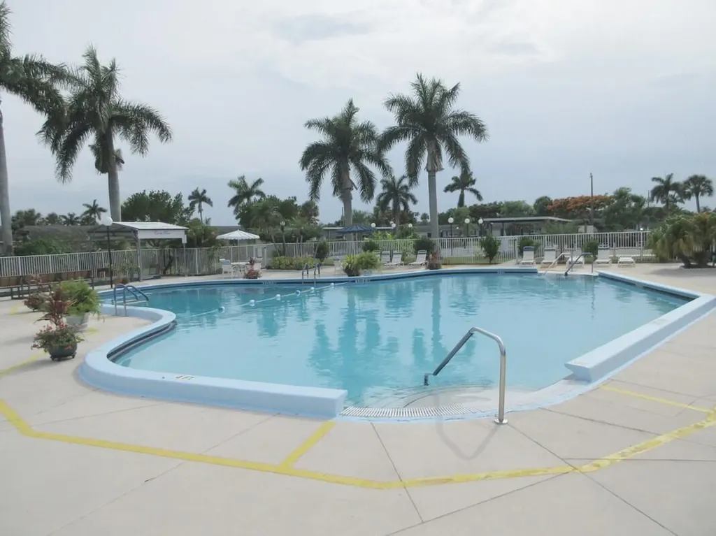 2572 Emory Drive E West Palm Beach FL 33415