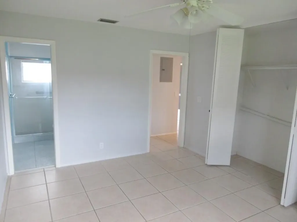 2572 Emory Drive E West Palm Beach FL 33415