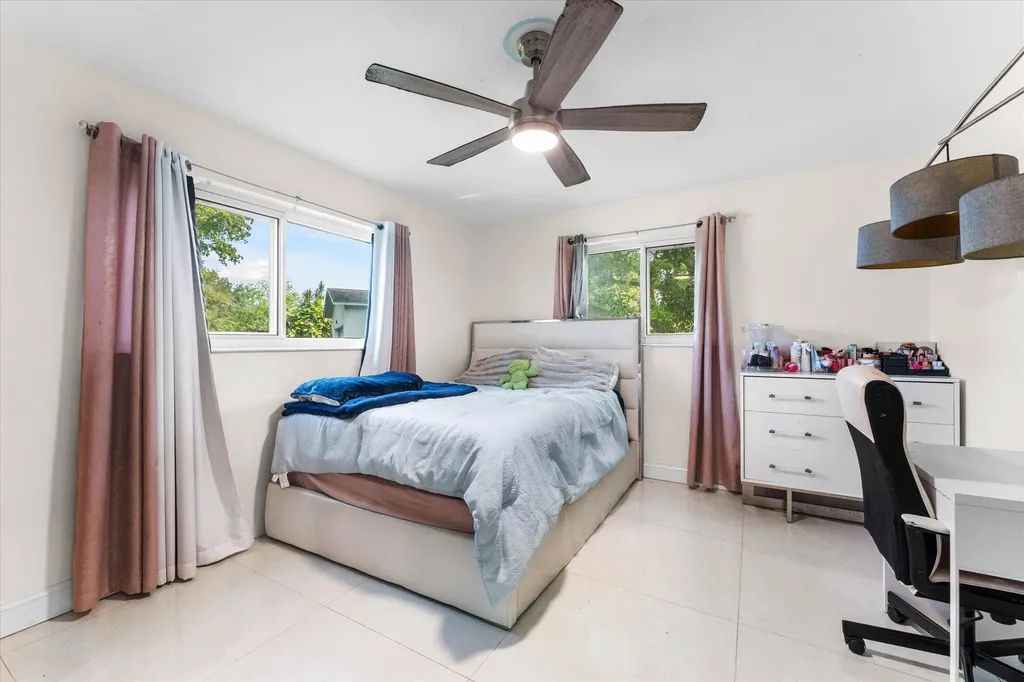 8951 SW 51st Place Cooper City FL 33328