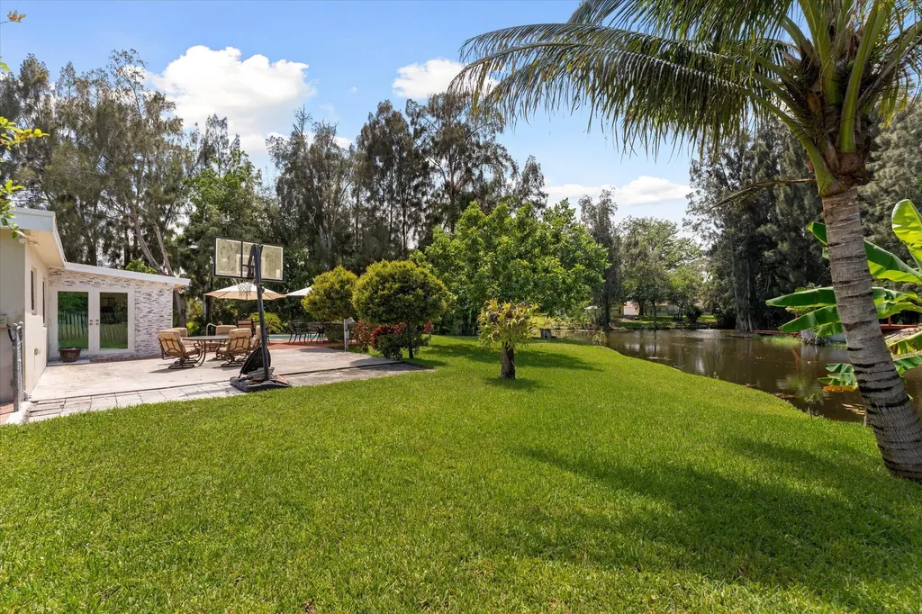 8951 SW 51st Place Cooper City FL 33328