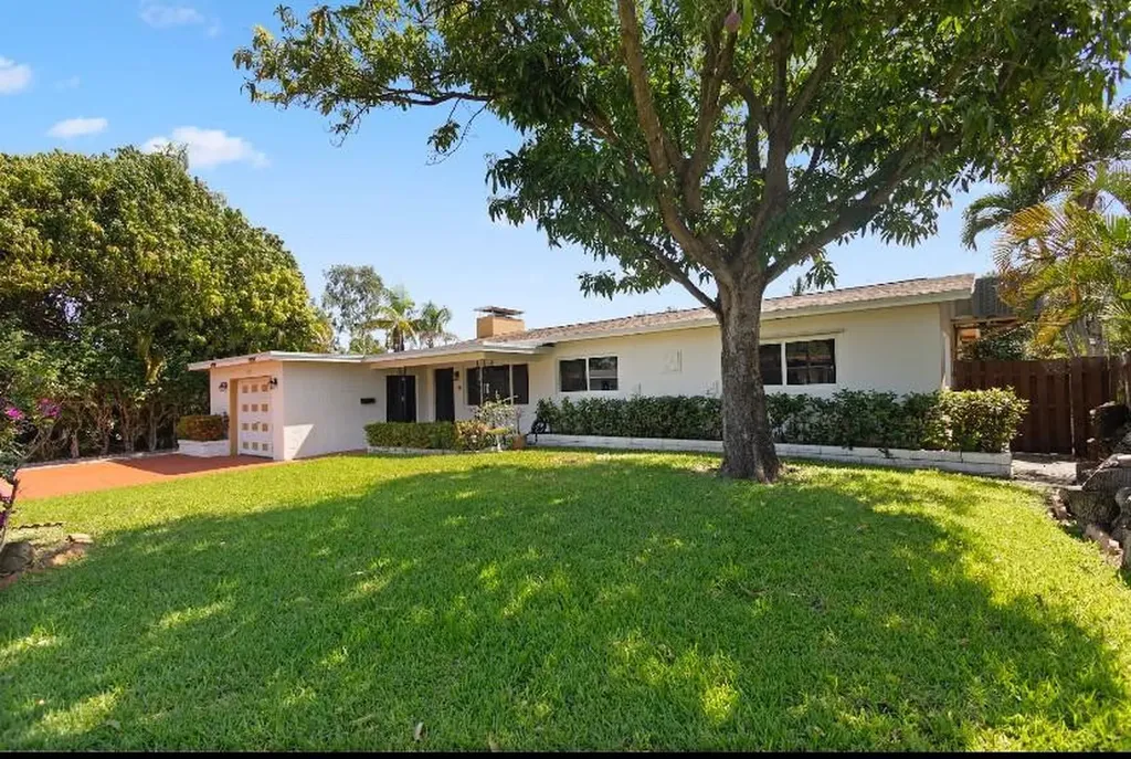570 SE 2nd Avenue Pompano Beach FL 33060
