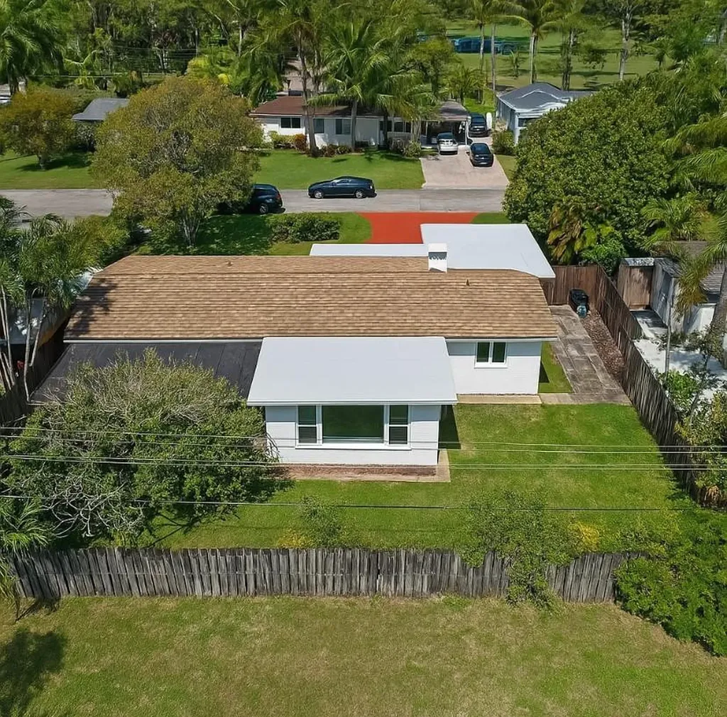 570 SE 2nd Avenue Pompano Beach FL 33060