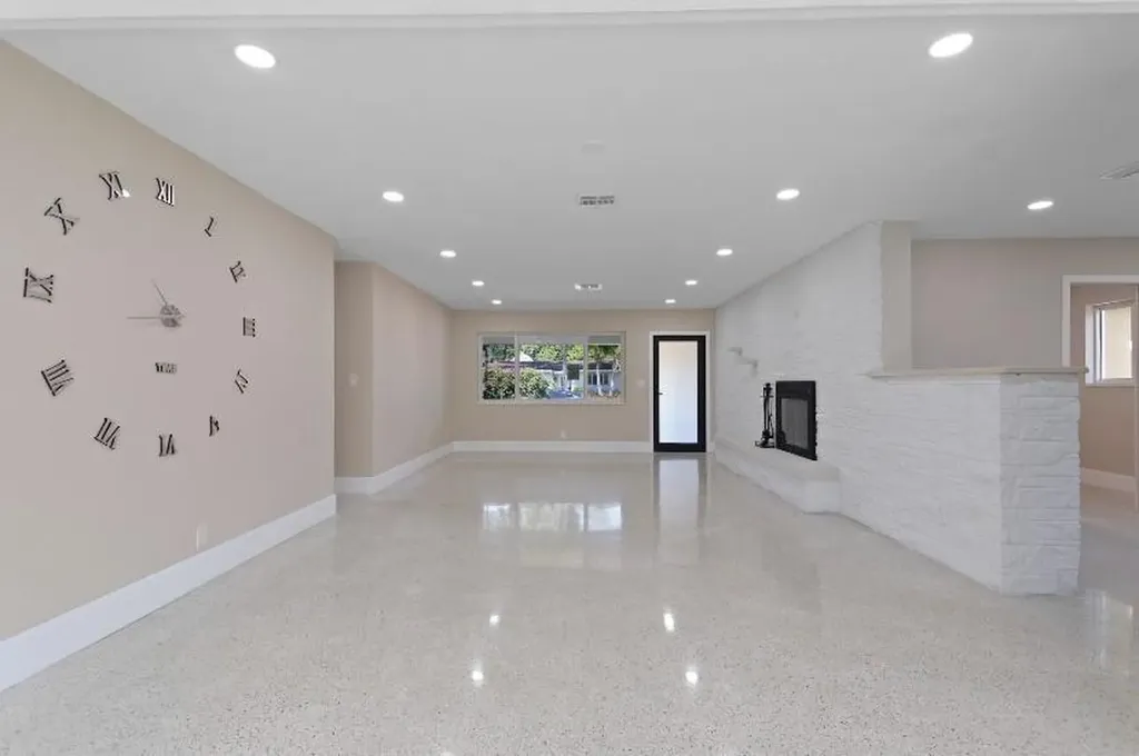 570 SE 2nd Avenue Pompano Beach FL 33060