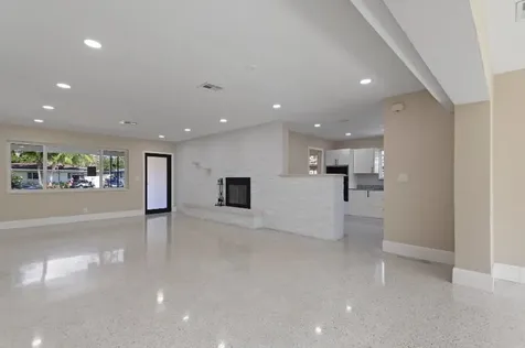 570 SE 2nd Avenue Pompano Beach FL 33060