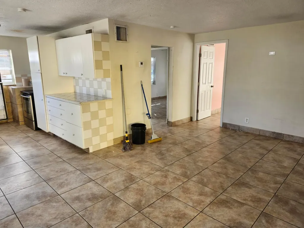 1102 James Road Lake Worth FL 33462