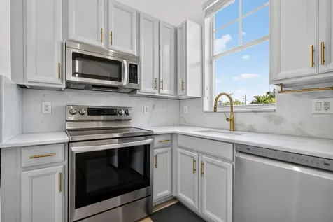 180 NE 6th Avenue Delray Beach FL 33483