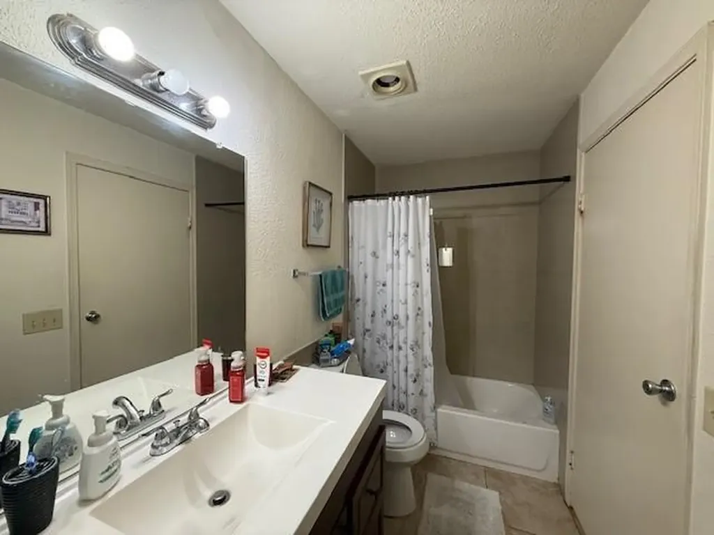 899 W Riverside Drive Coral Springs FL 33071