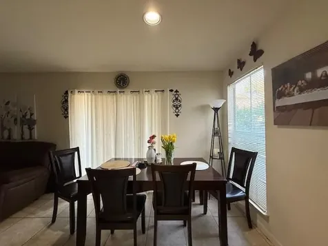 899 W Riverside Drive Coral Springs FL 33071