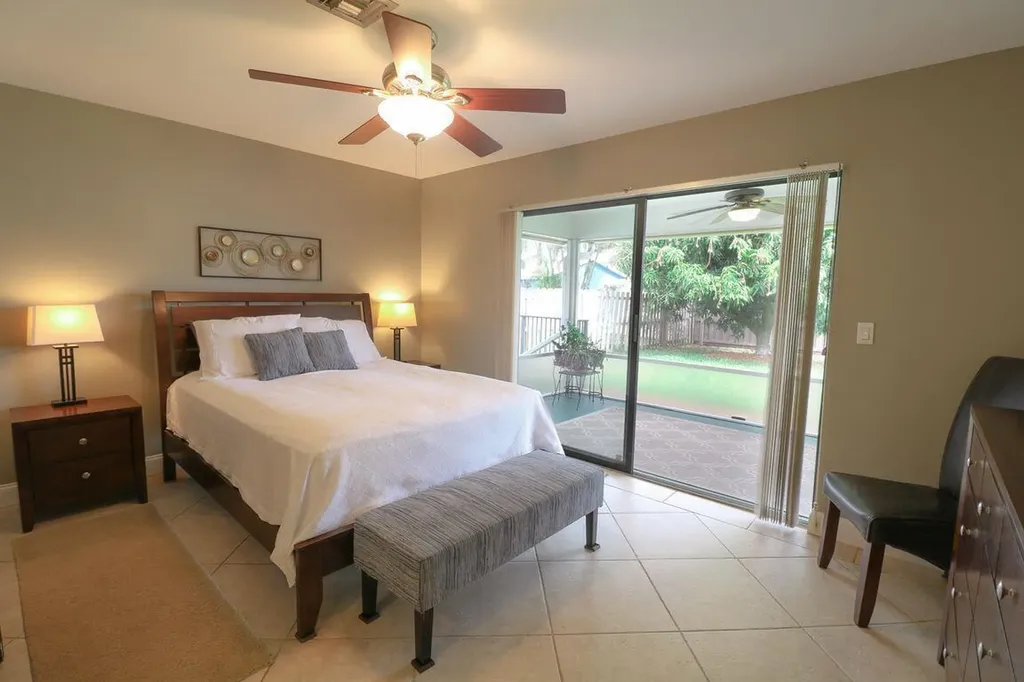 73 Pine Hill Trail W Jupiter FL 33469