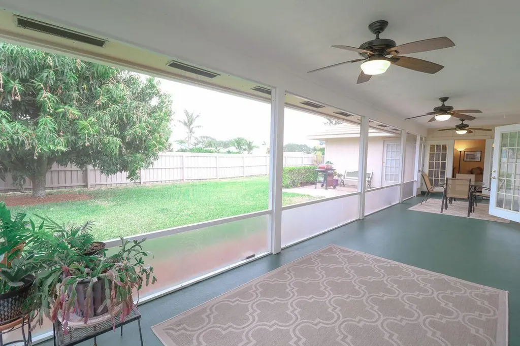 73 Pine Hill Trail W Jupiter FL 33469
