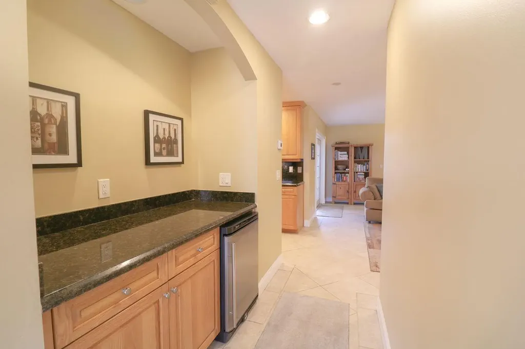 73 Pine Hill Trail W Jupiter FL 33469