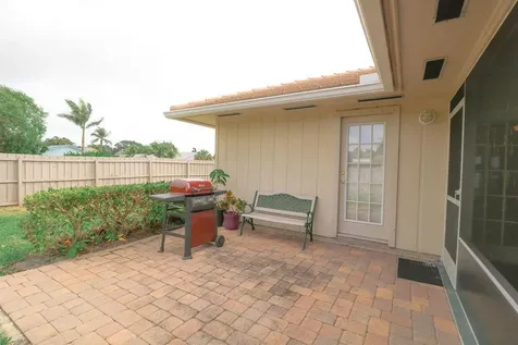 73 Pine Hill Trail W Jupiter FL 33469