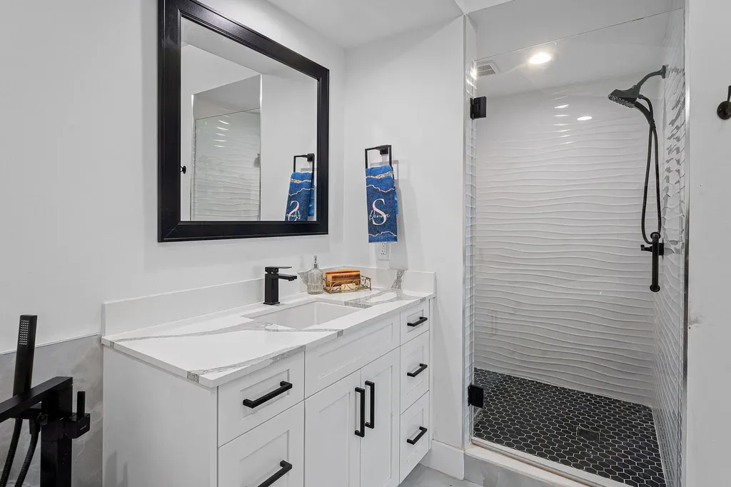 2640 Lake Shore Drive Riviera Beach FL 33404