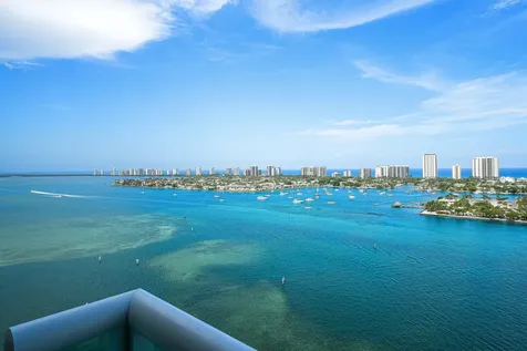 2640 Lake Shore Drive Riviera Beach FL 33404
