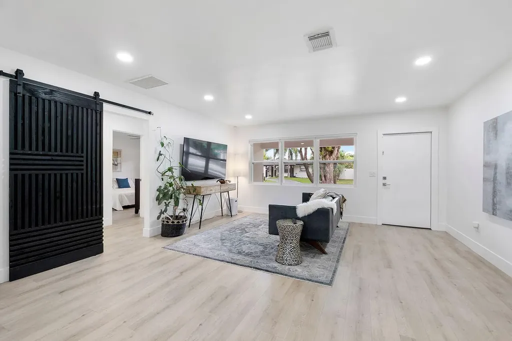 701 SE 5th Court Pompano Beach FL 33060