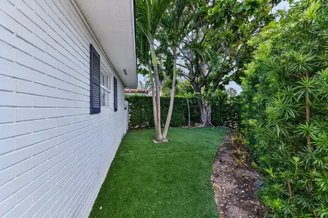 2056 NE 21st Court Wilton Manors FL 33305