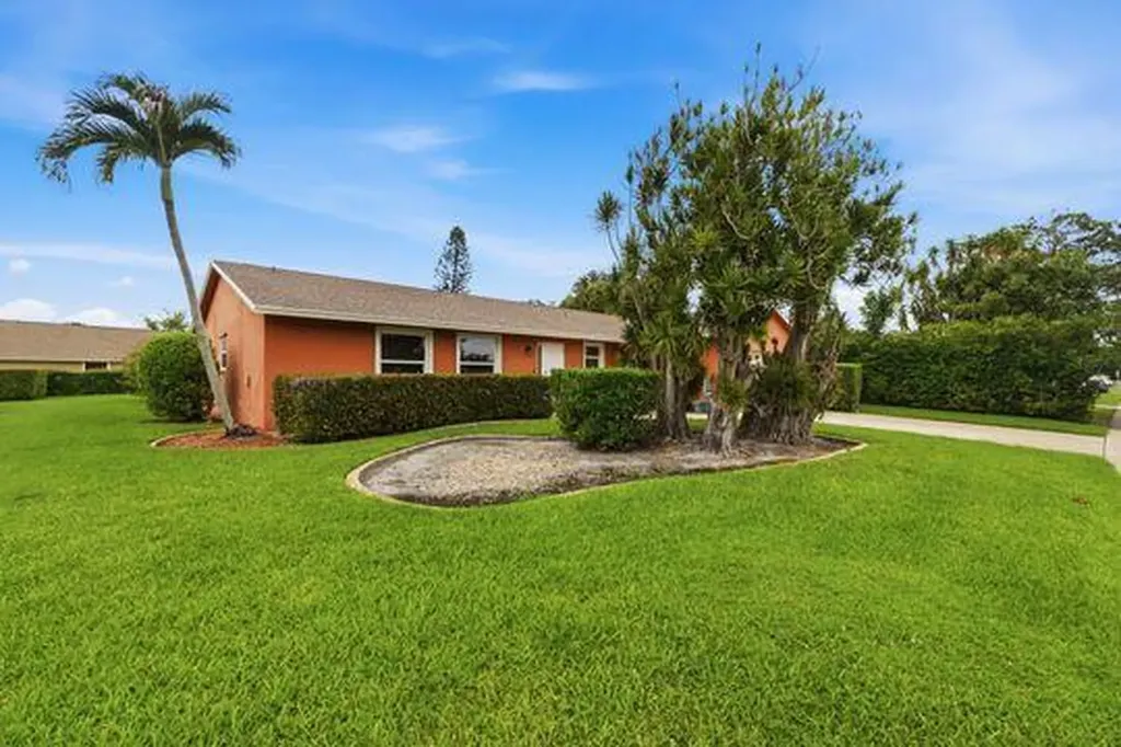 397 La Mancha Avenue Royal Palm Beach FL 33411