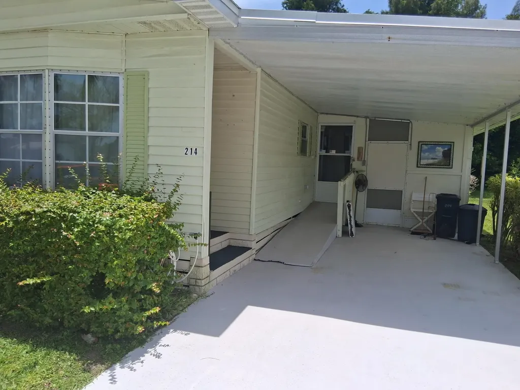 214 W Caribbean Port St Lucie FL 34952
