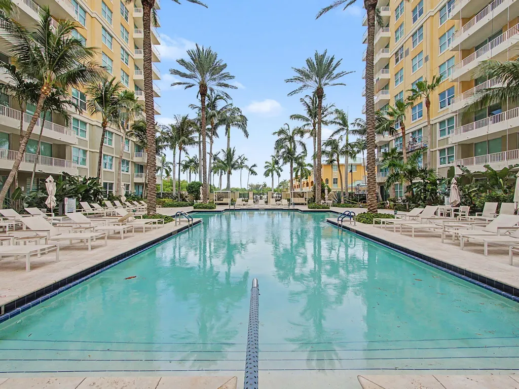 625 Casa Loma Boulevard Boynton Beach FL 33435