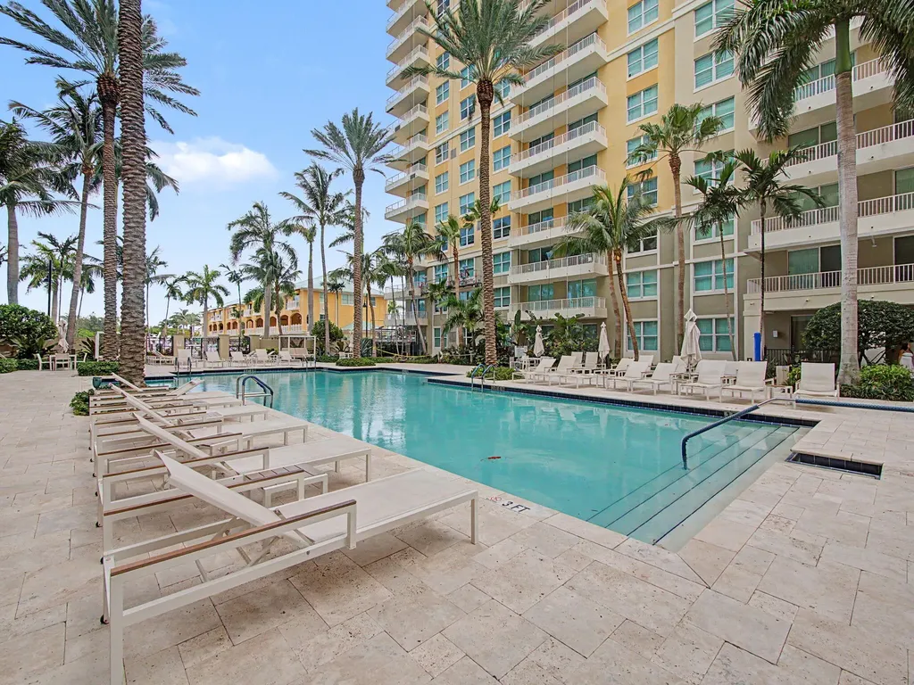 625 Casa Loma Boulevard Boynton Beach FL 33435