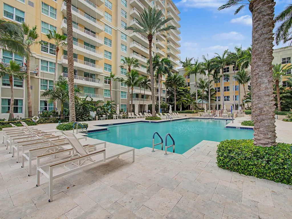 625 Casa Loma Boulevard Boynton Beach FL 33435