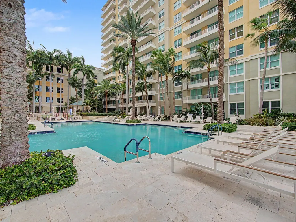 625 Casa Loma Boulevard Boynton Beach FL 33435