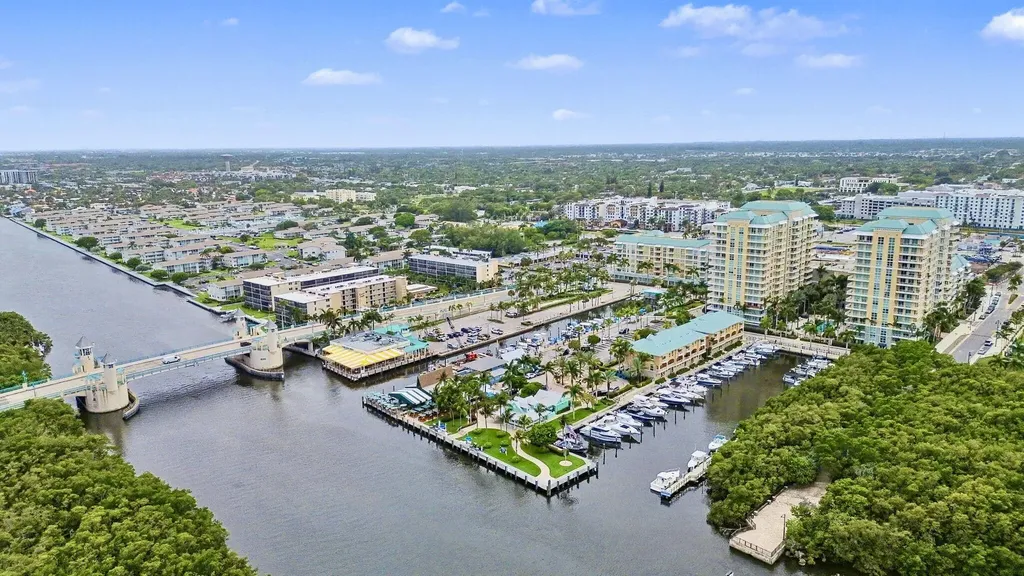 625 Casa Loma Boulevard Boynton Beach FL 33435