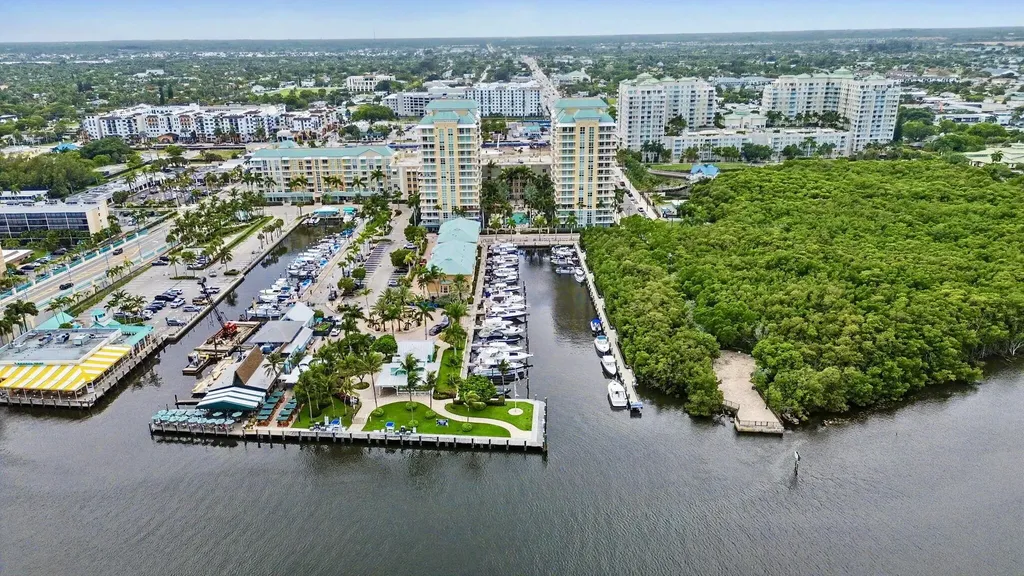 625 Casa Loma Boulevard Boynton Beach FL 33435