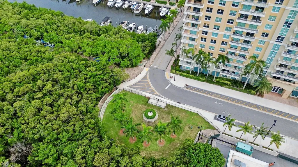 625 Casa Loma Boulevard Boynton Beach FL 33435
