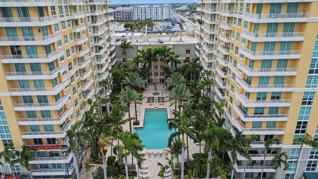 625 Casa Loma Boulevard Boynton Beach FL 33435