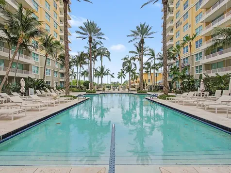 625 Casa Loma Boulevard Boynton Beach FL 33435