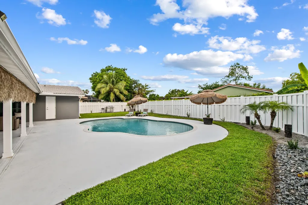 8552 Shadow Wood Boulevard Coral Springs FL 33071