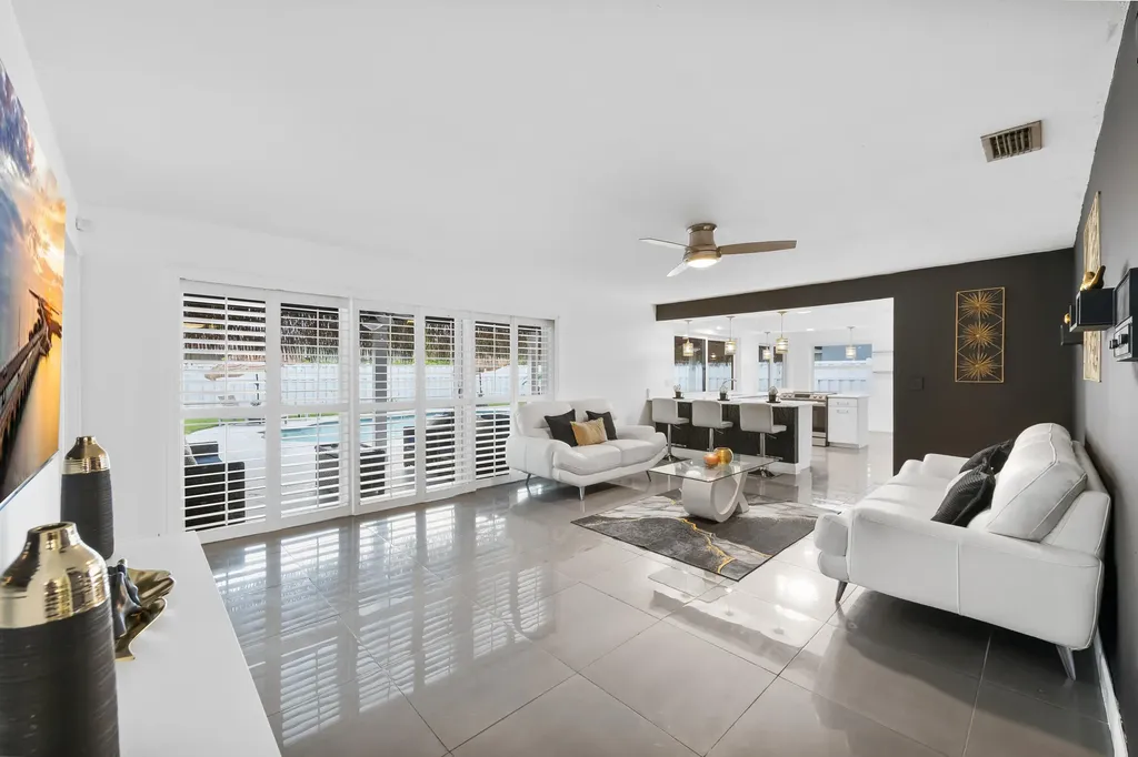 8552 Shadow Wood Boulevard Coral Springs FL 33071