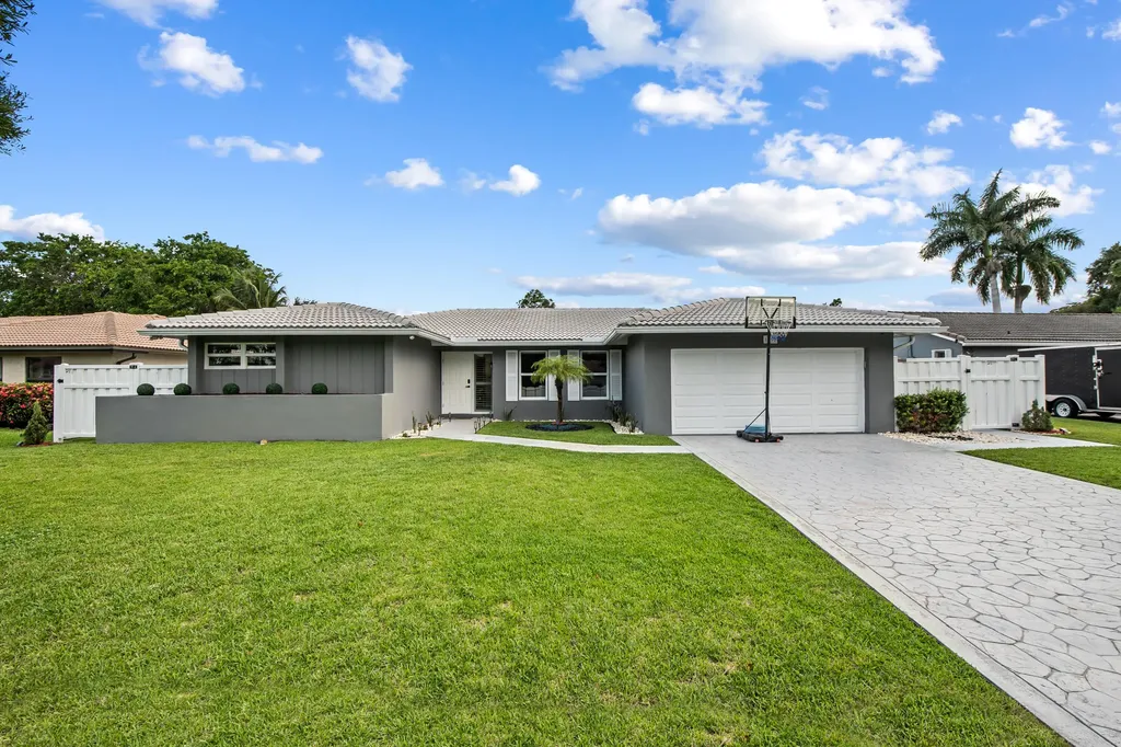 8552 Shadow Wood Boulevard Coral Springs FL 33071