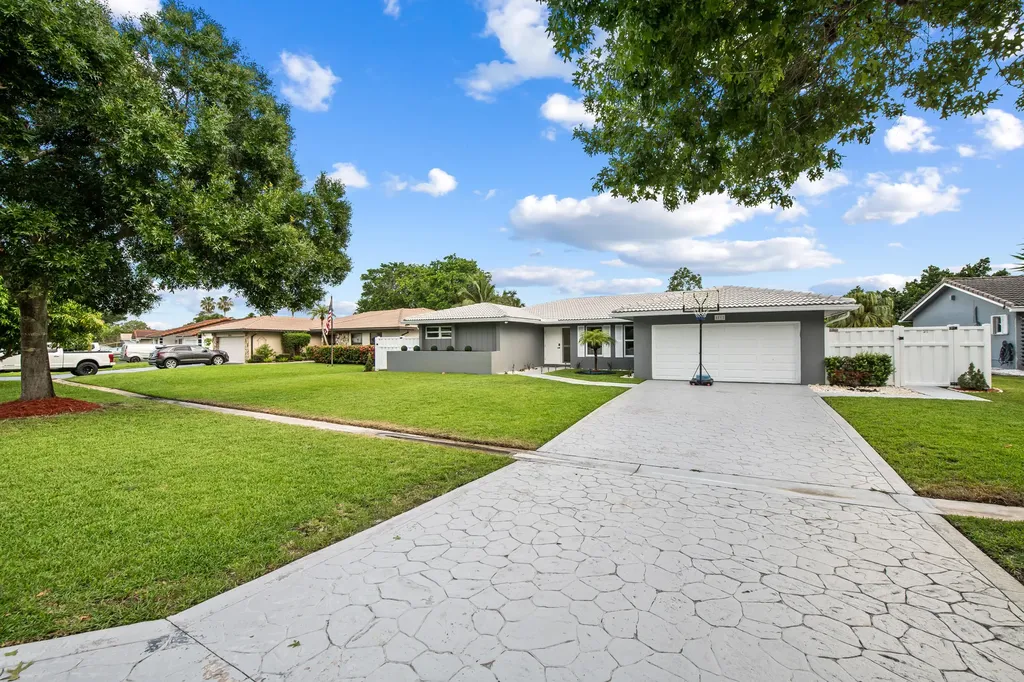 8552 Shadow Wood Boulevard Coral Springs FL 33071