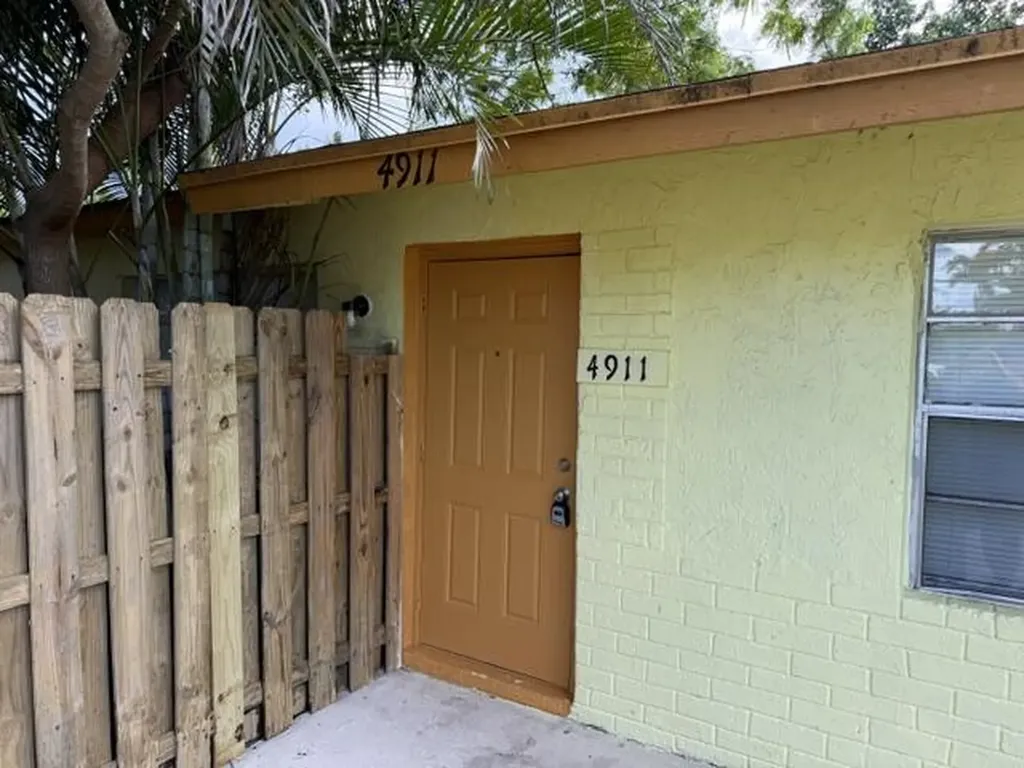 4911 Gulfstream Road Lake Worth FL 33460